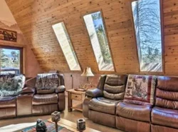 Raven’s Nest Cabin with Glowing Bocce Ball Court