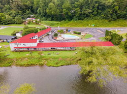 Lloyd's On The River Country Inn By Oyo