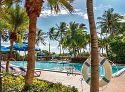 Radisson Resort Miami Beach