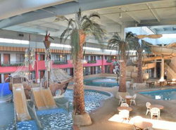 Ramada by Wyndham Sioux Falls Airport - Waterpark Resort & Event Center