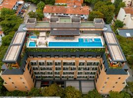 Landmark Hotel Accommodation Los Angeles