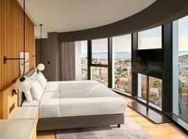 AC Hotel by Marriott Split Accommodation Los Angeles