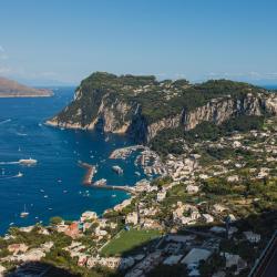 Capri Island Accommodation Los Angeles