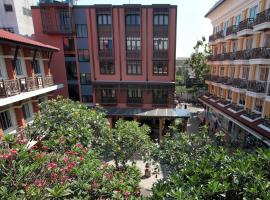 Rambuttri Village Plaza Accommodation Los Angeles