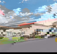 Days Inn by Wyndham Liberty - Accommodation Los Angeles