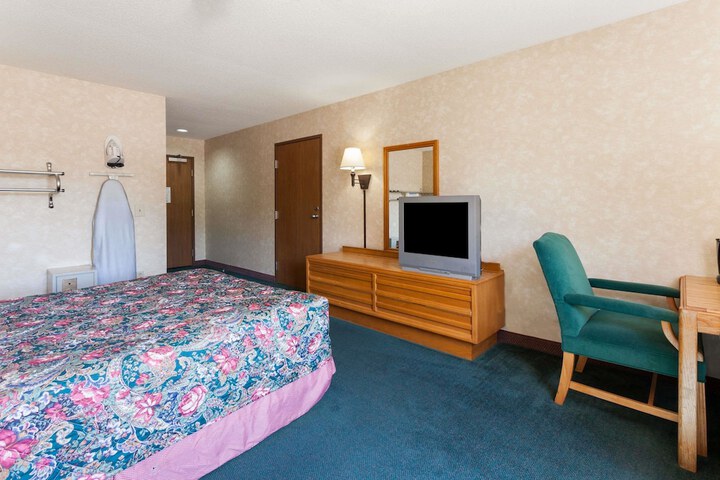 Days Inn & Suites By Wyndham Dundee - thumb 5