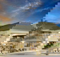 Super 8 by Wyndham Byron/South Macon - Accommodation Los Angeles