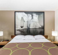 Super 8 by Wyndham Hays KS - Accommodation Los Angeles