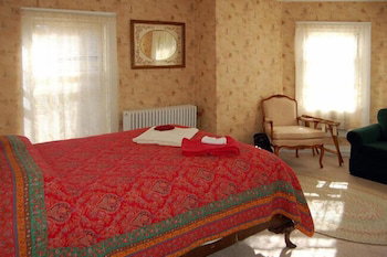 Sutton's Place - thumb 5