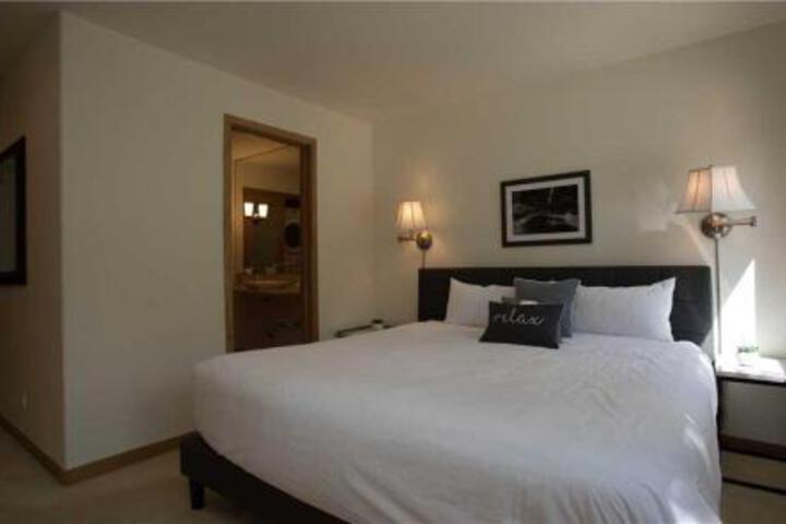 Townsend Place A107 Condo - thumb 1