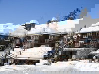 Kintla 403 Lock Off Hotel Room