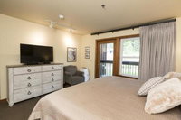 Kintla 202 Lock Off Hotel Room