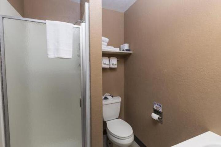 Hibernation House 107 Hotel Room - thumb 5