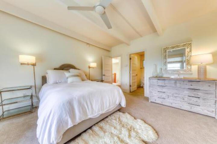 Wallis Sands Beach Serenity - thumb 0