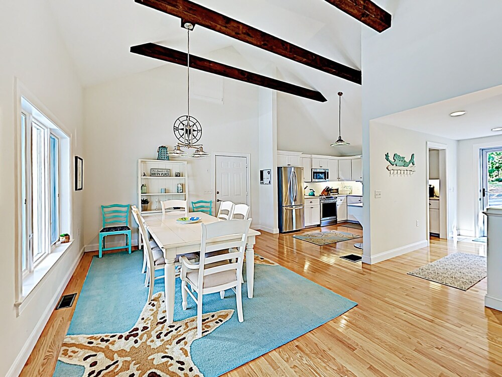 New Listing! Chic Chatham Gem Near Beach & Ferry 3 Bedroom Home - thumb 5