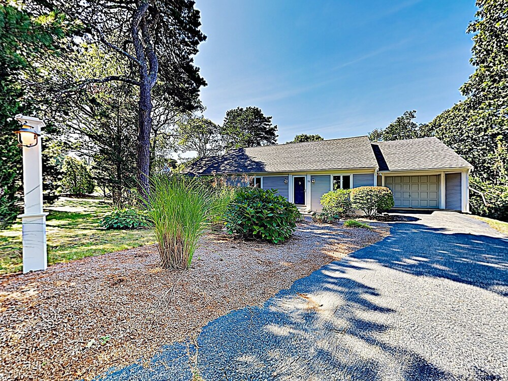 New Listing! Chic Chatham Gem Near Beach & Ferry 3 Bedroom Home - thumb 0