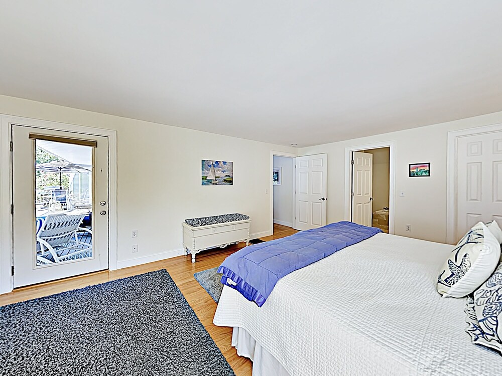 New Listing! Chic Chatham Gem Near Beach & Ferry 3 Bedroom Home - thumb 2