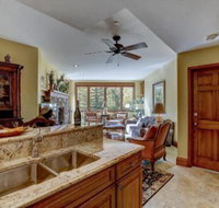 Highlands Lodge 107 Best location for ski school condo - Accommodation Los Angeles
