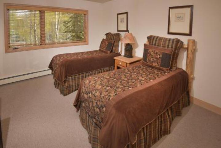 Three Bedroom Townhouse - thumb 2