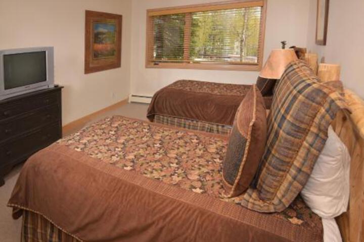 Three Bedroom Townhouse - thumb 3