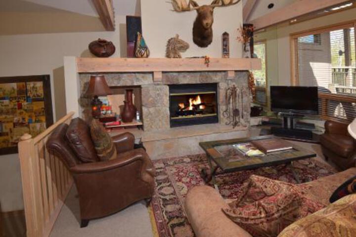Three Bedroom Townhouse - thumb 1