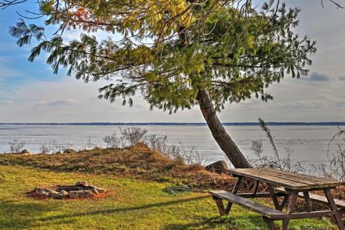 Cozy Fremont Cottage On Lake Poygan & Fishing Dock - thumb 2