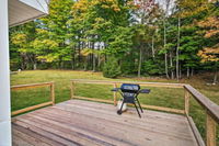 Rustic East Dover Home w / Deck Near Mount Snow