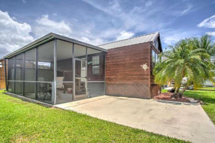 â€˜Glades Havenâ€™ Cozy 1BR Everglades City Cabin - thumb 6