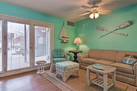 South Haven Condo w / Community Pool Walk to Beach