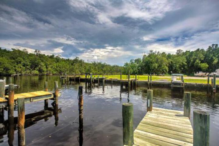 Cozy Everglades City Studio Cabin Steps To Bay! - thumb 2