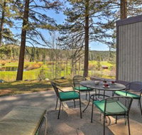 Quiet Home with Graeagle Meadows Golf Course View - Accommodation Los Angeles