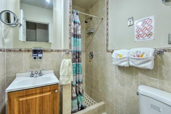 NEW! Bronx Apt Walk To Nereid Subway Station! - thumb 0