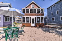 Beachfront Cottage w / Porch on Long Island Sound