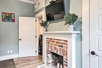 Historic Moss Point House with Loft 6 Mi to Beach