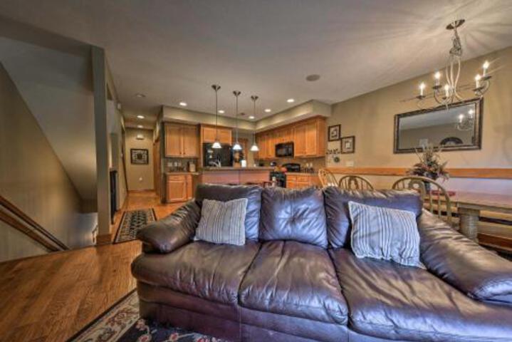 Cozy Southwind Seven Springs Home Ski In / Ski Out! - thumb 5