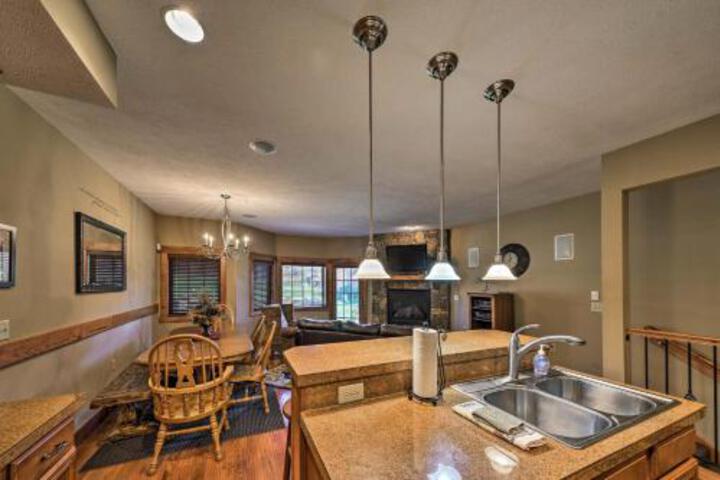 Cozy Southwind Seven Springs Home Ski In / Ski Out! - thumb 4