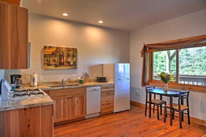 R Lazy S Inn Apt By Airport 30 Min. To Whitefish! - thumb 0