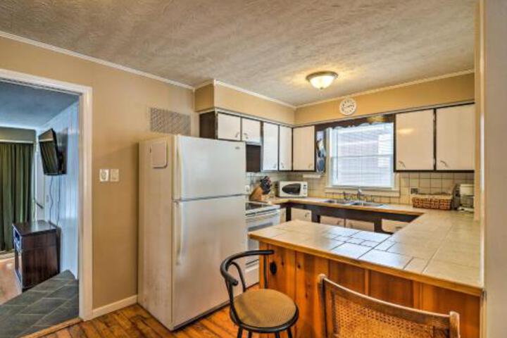 Pet Friendly Cottage Walk To Park & Houghton Lake - thumb 6