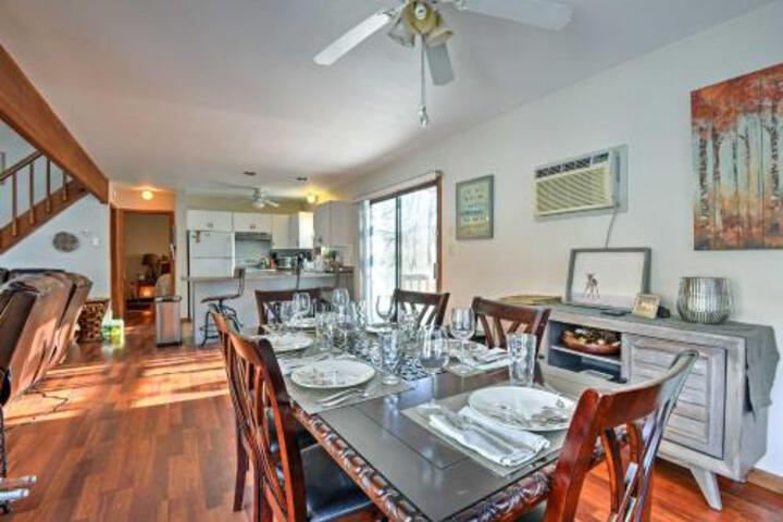 Poconos Home W / Fire Pit Hot Tub Deck & Grill! - thumb 2