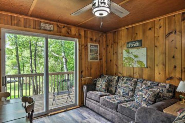 Cozy Carp Lake Cottage W / Dock 4 Kayaks & Fire Pit - thumb 0