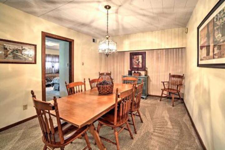 Condo W / Golf Spa & Shuttle To Seven Springs! - thumb 3