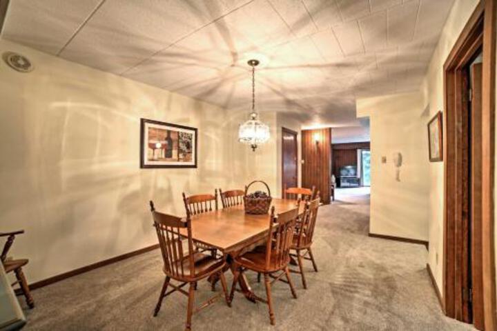 Condo W / Golf Spa & Shuttle To Seven Springs! - thumb 4