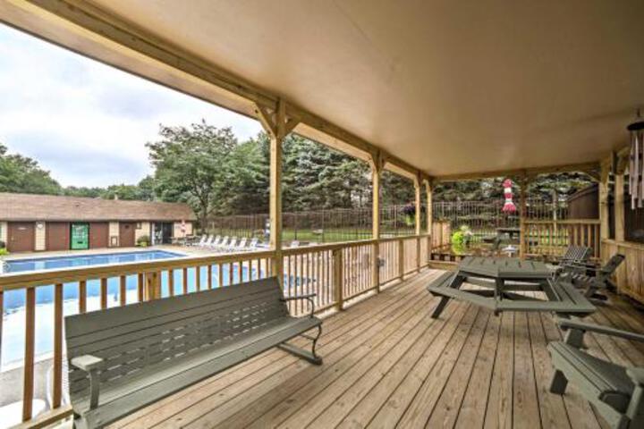 Condo W / Golf Spa & Shuttle To Seven Springs! - thumb 2
