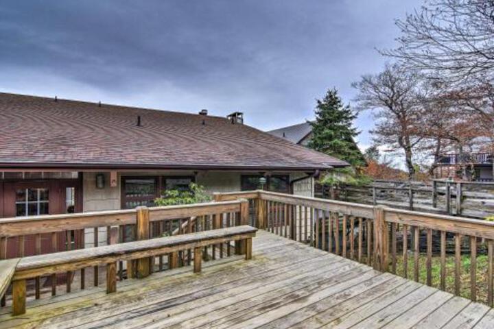 Dog Friendly Beech Mountain Home Walk To Lifts! - thumb 1