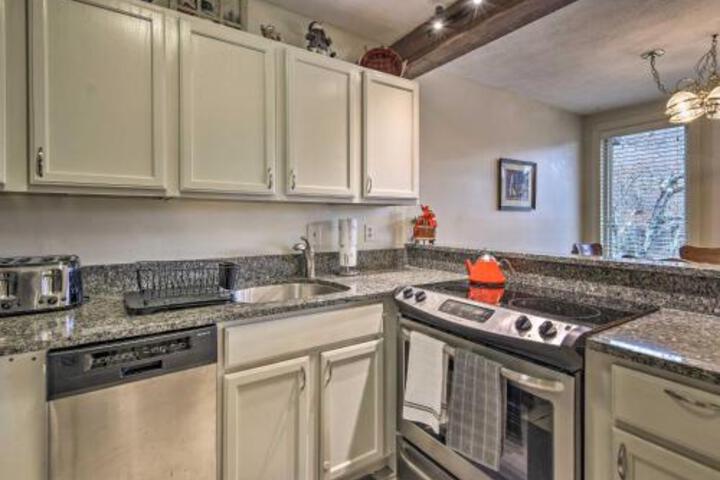 Dog Friendly Beech Mountain Home Walk To Lifts! - thumb 6