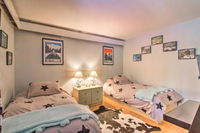 Stratton Mountain Chalet Walk to Private Shuttle