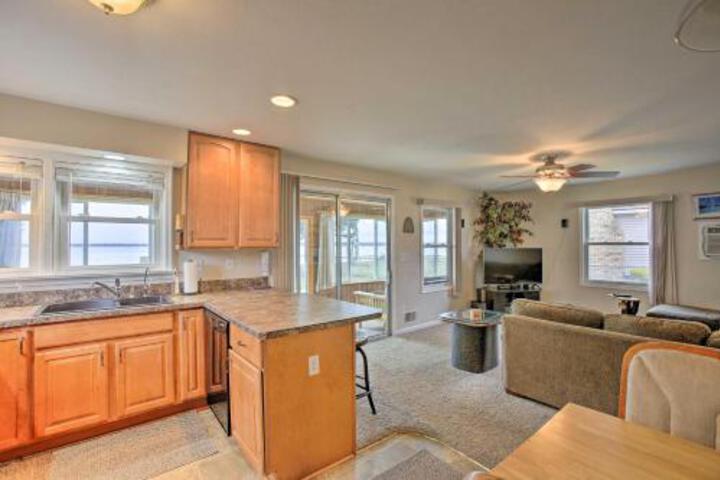 Prudenville Lakefront House With Yard & Private Dock - thumb 3