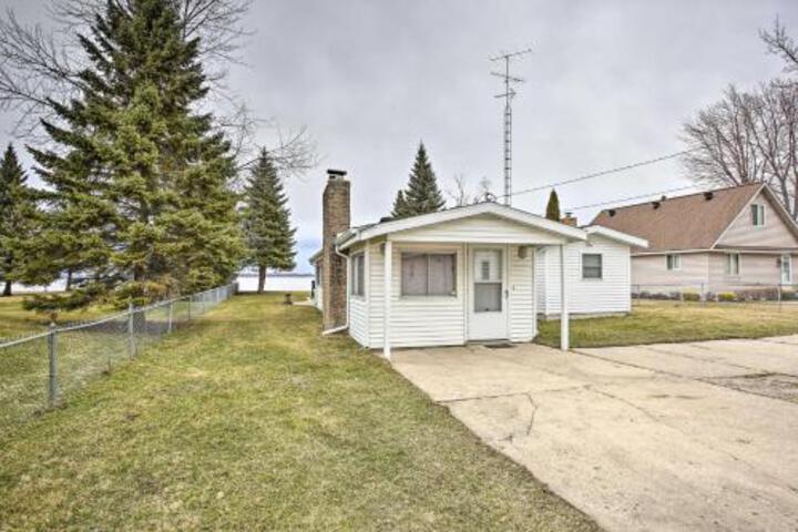 Prudenville Lakefront House With Yard & Private Dock - thumb 6