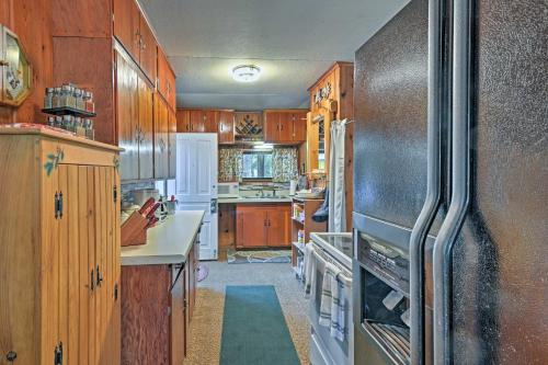 NEW Waterfront Lake Cabin W / Boat Dock & Fire Pit! - thumb 5