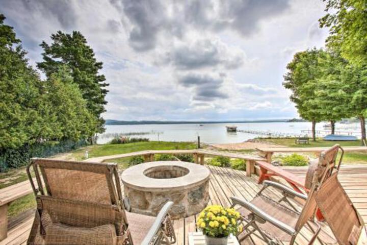 Cedar Cottage Private Beach On Lake Leelanau - thumb 3